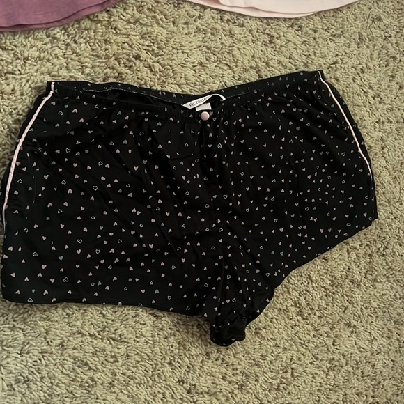 NEW Condition 3-piece matching Victoria’s Secret “Love”/hearts graphic set - Picture 6 of 8